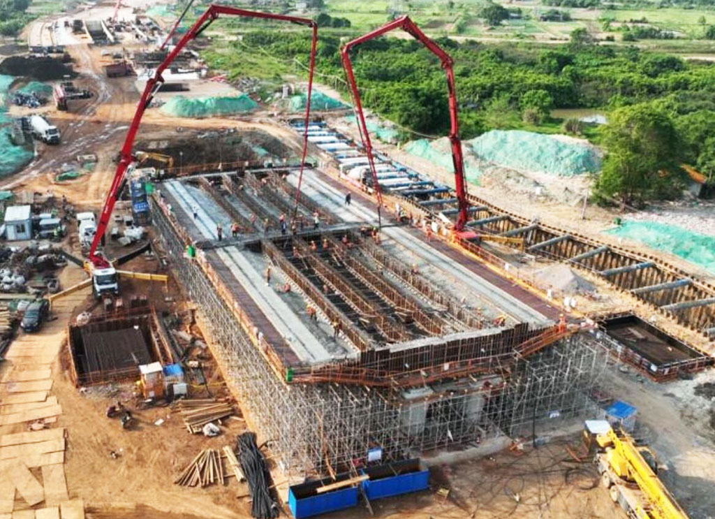 美兰国际机场快速通道（海口市江东新区快速通道工程（白驹大道至现状桂林洋互通段、新增SE匝道及局部移位桥墩））